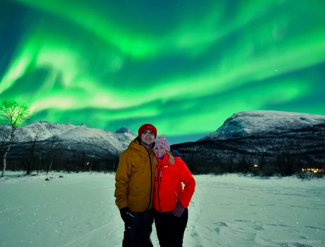 Aurora boreal sobre el norte de Noruega vista desde la caza en grupo reducido de Tromsø